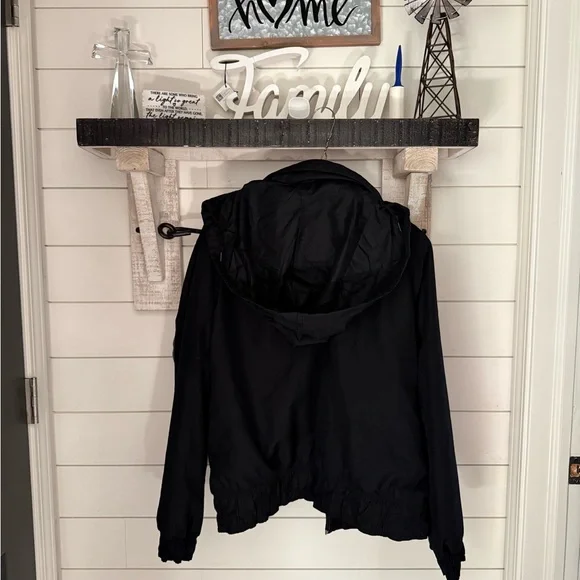 Nike Black Reversible Jacket
🚭 - Picture 6 of 7